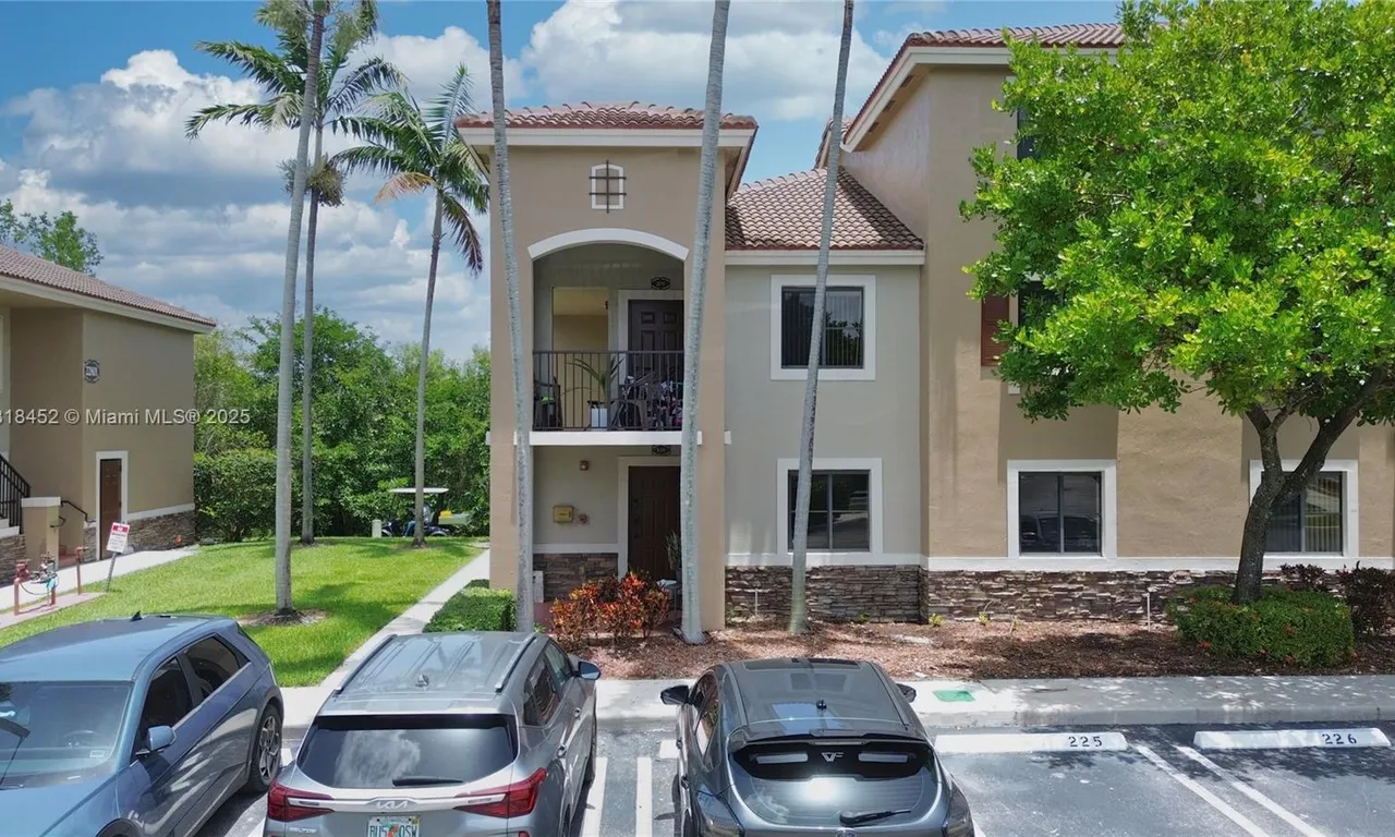 22901 SW 88th Pl # 101, Cutler Bay FL 33190