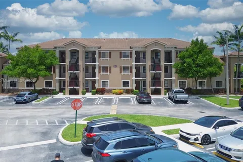 22901 SW 88th Pl # 101, Cutler Bay FL 33190