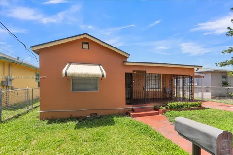 1478 NW 74th St, Miami FL 33147
