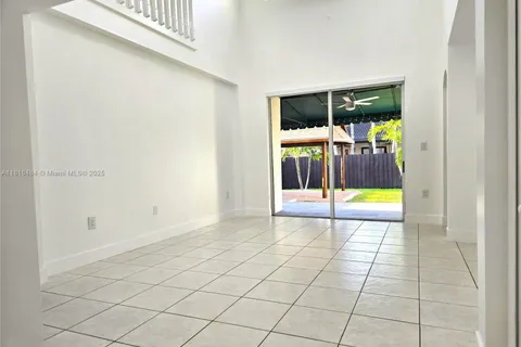 15294 SW 39th Ter, Miami FL 33185