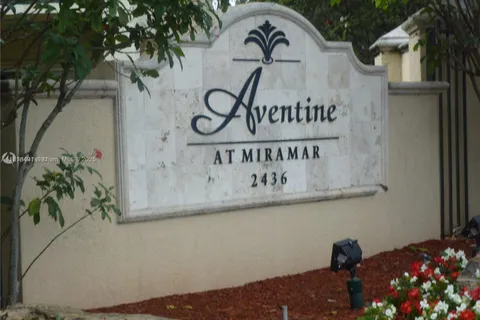 2474 Centergate Dr # 204, Miramar FL 33025