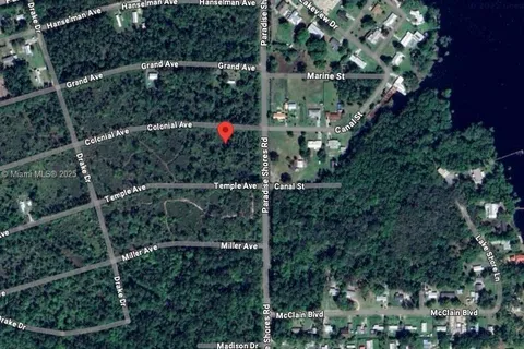 105 Colonial Av, Cresent City FL 32112