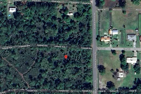 105 Colonial Av, Cresent City FL 32112