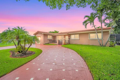 8621 NW 17th Ct, Pembroke Pines FL 33024