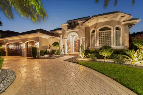 10985 Canary Island Ct, Plantation FL 33324