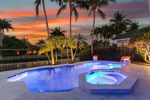 10985 Canary Island Ct, Plantation FL 33324