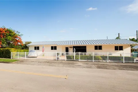 11206 SW 1st St, Sweetwater FL 33174