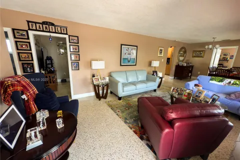 11206 SW 1st St, Sweetwater FL 33174