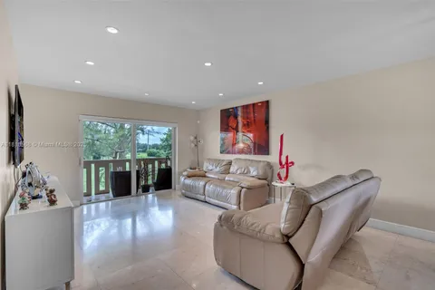 7430 Miami Lakes Dr # E301, Miami Lakes FL 33014