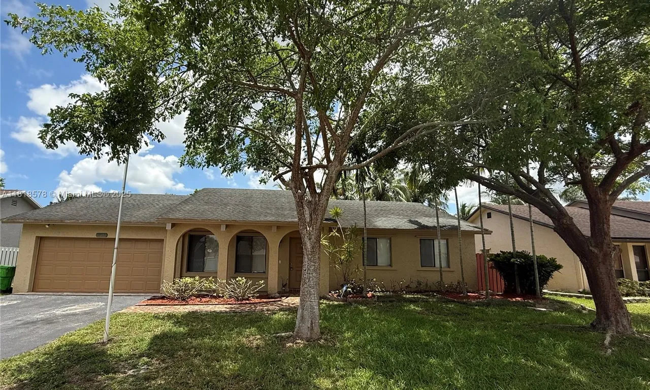 10480 NW 20th Ct, Sunrise FL 33322