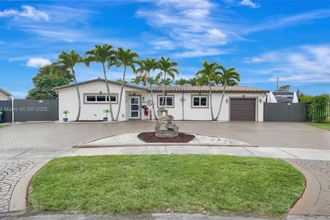 8540 NW 182nd St, Hialeah FL 33015