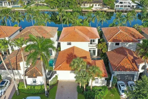 1580 Shoreline Way, Hollywood FL 33019