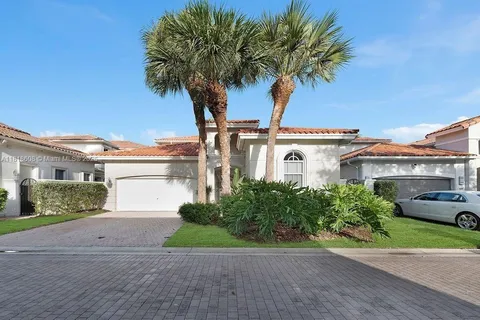 1580 Shoreline Way, Hollywood FL 33019