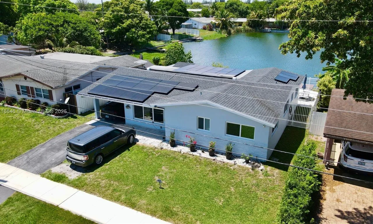 728 SW 4th St, Hallandale Beach FL 33009