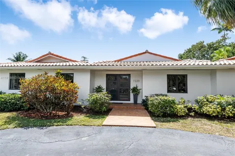 7220 SW 107th Terr, Pinecrest FL 33156