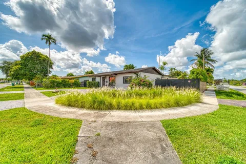 10850 SW 61st St, Miami FL 33173