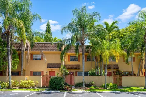 7175 Nova Dr # 303, Davie FL 33317