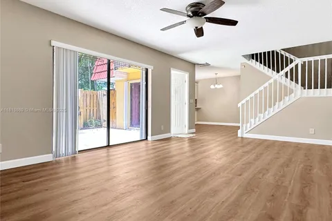 9920 NW 6th Pl # 9920, Plantation FL 33324