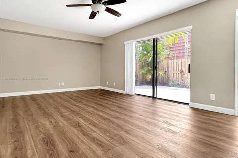 9920 NW 6th Pl # 9920, Plantation FL 33324