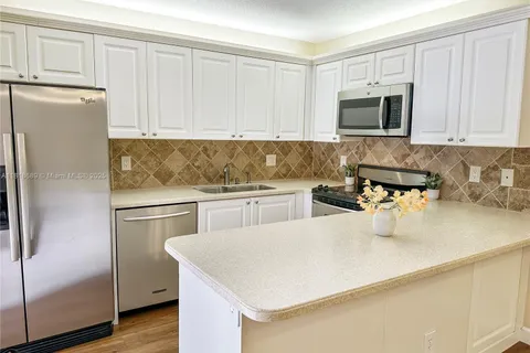 9920 NW 6th Pl # 9920, Plantation FL 33324