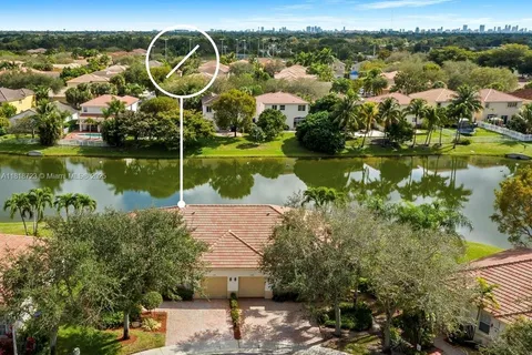 1707 NW 78th Way, Pembroke Pines FL 33024