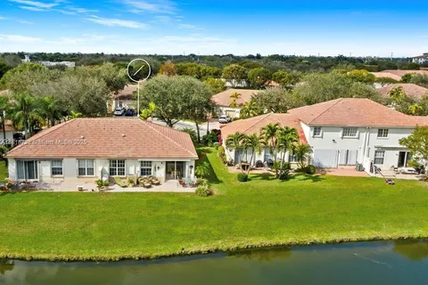 1707 NW 78th Way, Pembroke Pines FL 33024