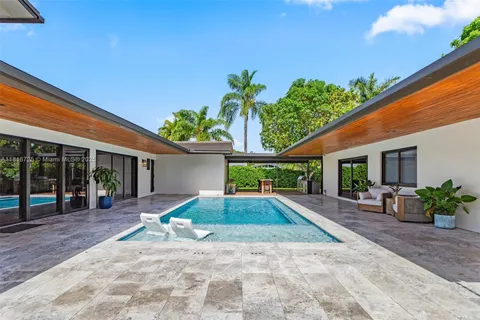 7570 SW 60th St, Miami FL 33143