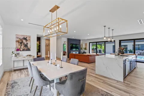 7570 SW 60th St, Miami FL 33143