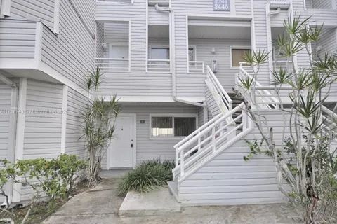 3445 NW 44th St # 201, Oakland Park FL 33309