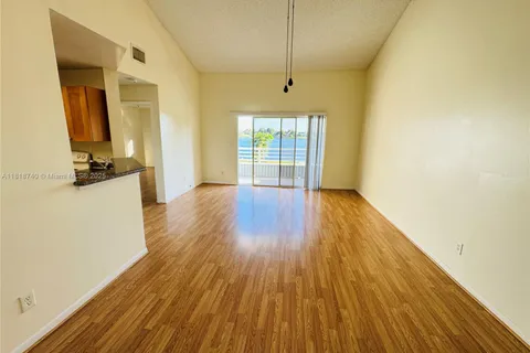 3445 NW 44th St # 201, Oakland Park FL 33309