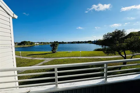 3445 NW 44th St # 201, Oakland Park FL 33309