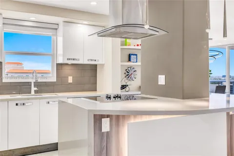 3015 N Ocean Blvd # 17A, Fort Lauderdale FL 33308