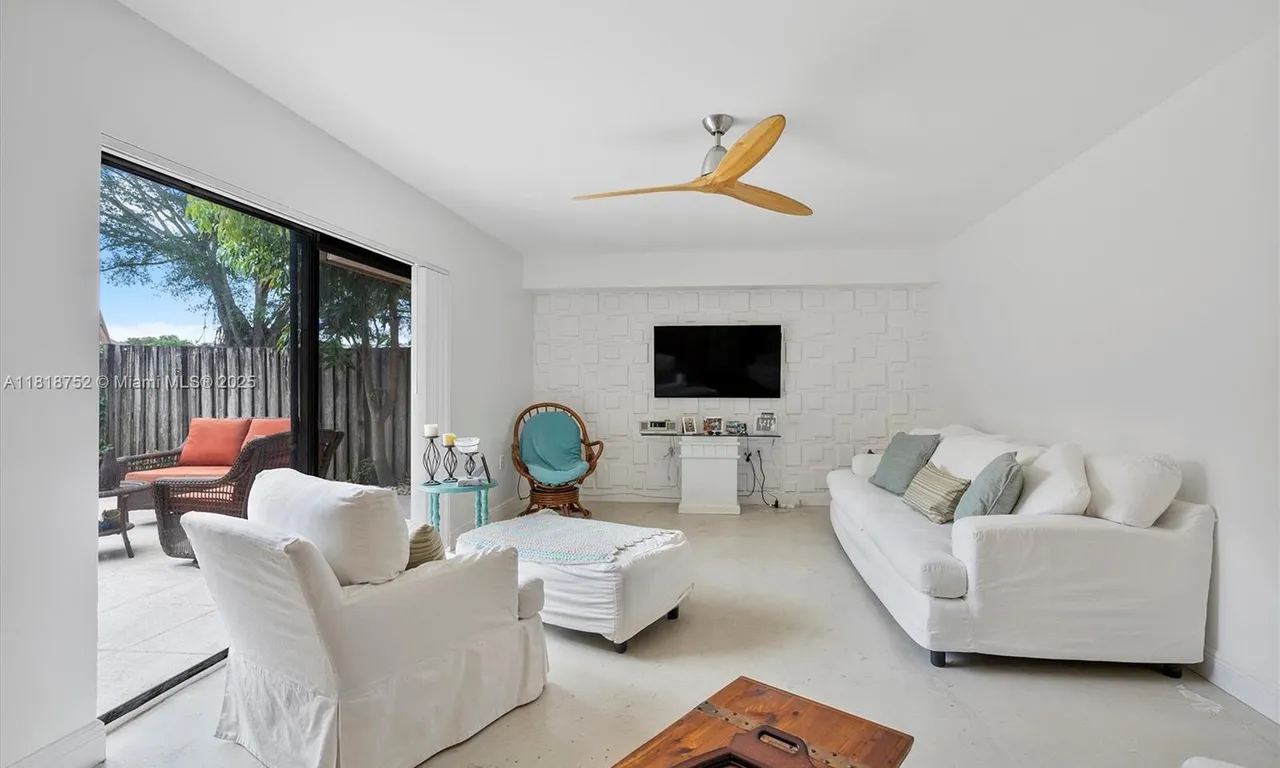 839 Blue Ridge Cir # 839, West Palm Beach FL 33409