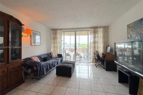 1750 NE 191st St # 4, Miami FL 33179