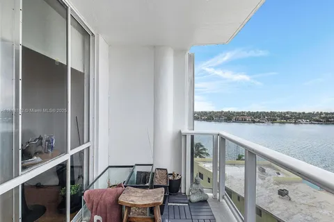 900 Bay Dr # 721, Miami Beach FL 33141