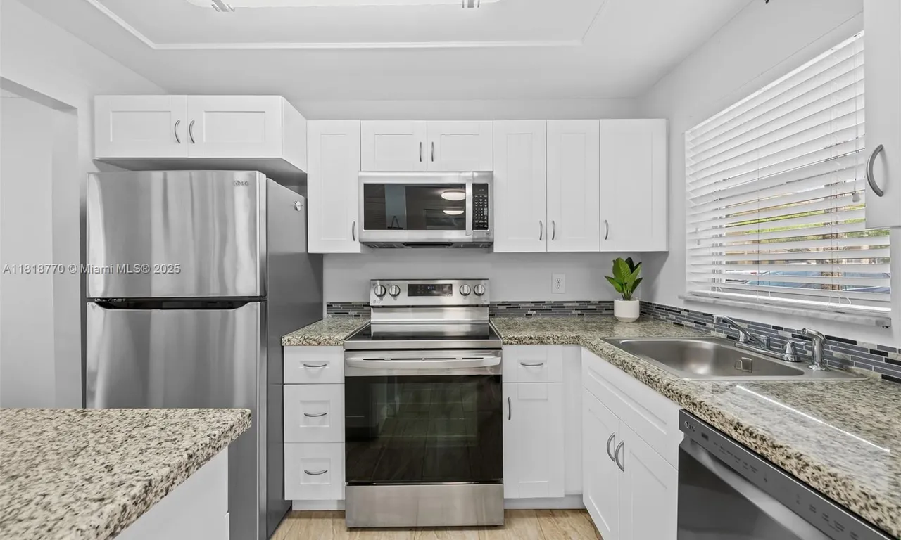 8305 Sunrise Lakes Blvd # 101, Sunrise FL 33322