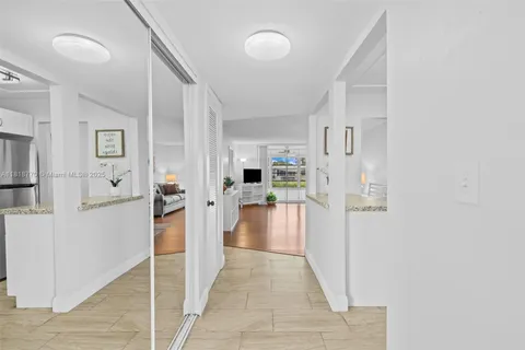 8305 Sunrise Lakes Blvd # 101, Sunrise FL 33322