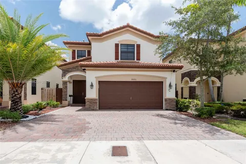 8885 NW 100th Pl, Doral FL 33178