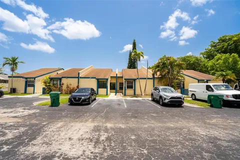 7382 NW 34th St, Lauderhill FL 33319
