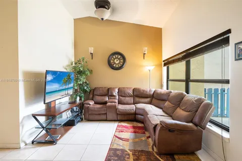 7382 NW 34th St, Lauderhill FL 33319