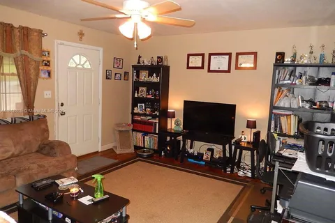 2150 Harriet Dr, Tallahassee FL 32303