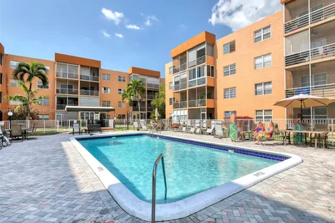 3048 E Sunrise Lakes Dr # 319, Sunrise FL 33322