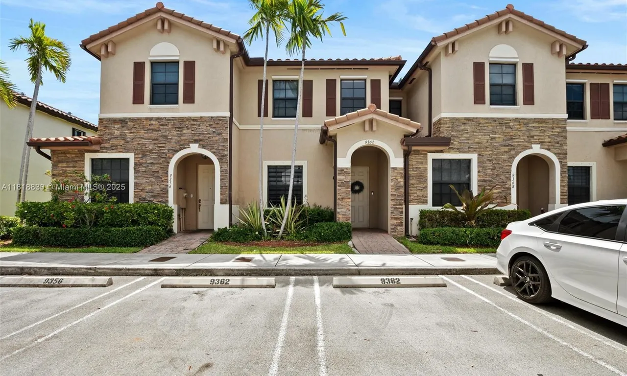 9362 W 33rd Ln, Hialeah FL 33018