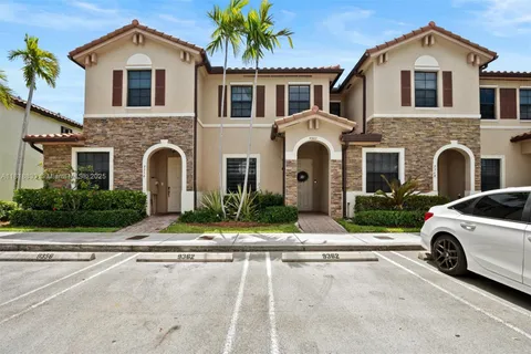 9362 W 33rd Ln, Hialeah FL 33018