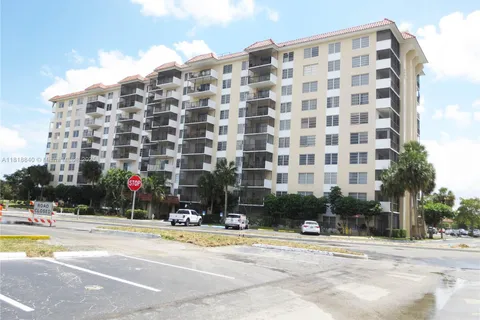 4164 Inverrary Dr # 310, Lauderhill FL 33319