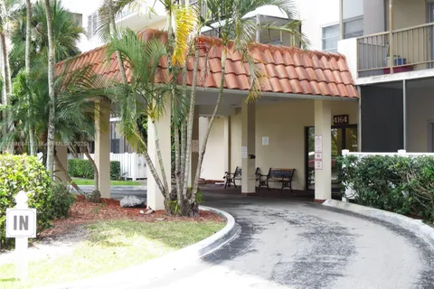 4164 Inverrary Dr # 310, Lauderhill FL 33319