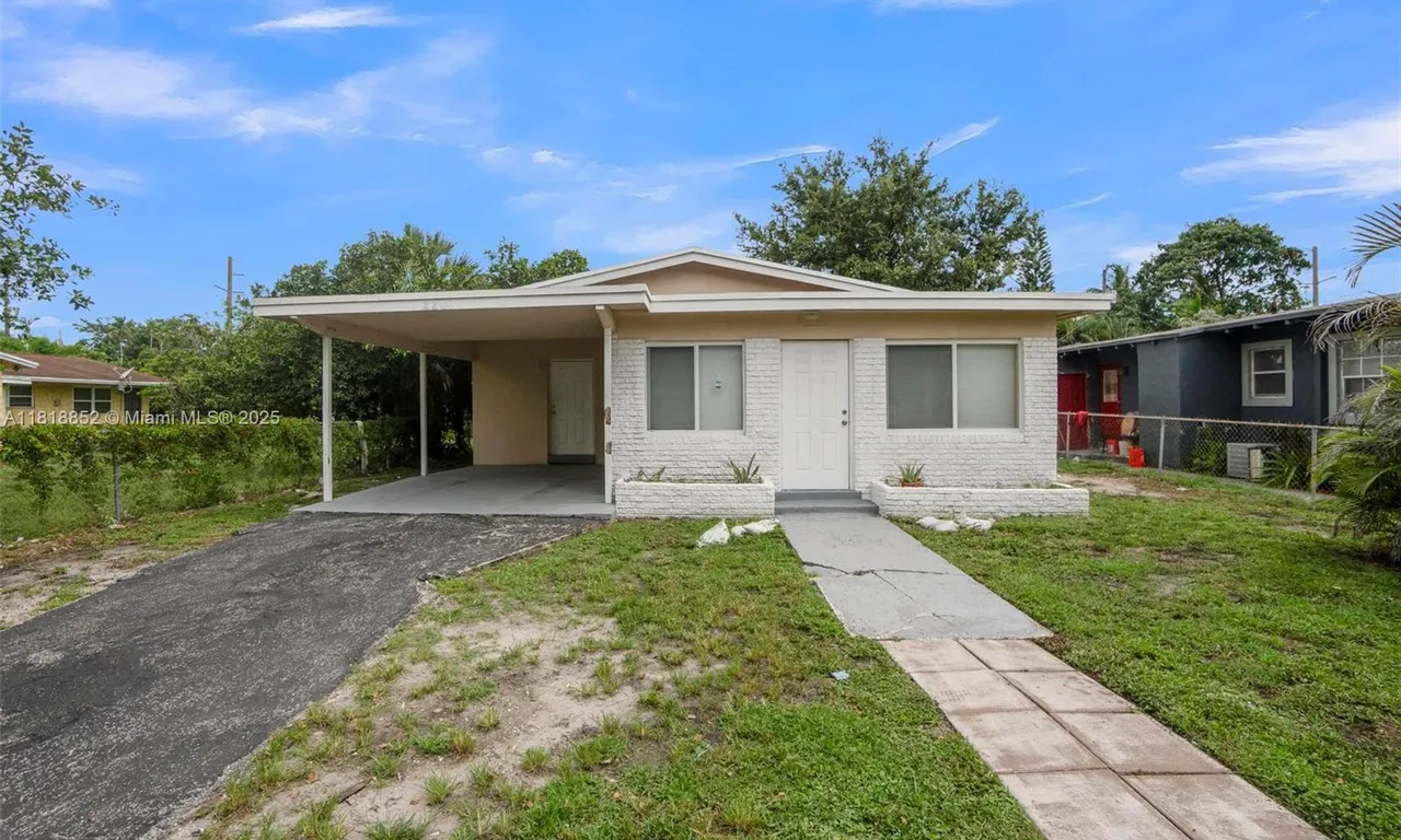 2201 NW 7th Ct, Fort Lauderdale FL 33311