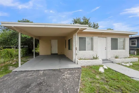 2201 NW 7th Ct, Fort Lauderdale FL 33311