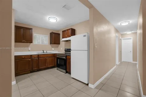 2201 NW 7th Ct, Fort Lauderdale FL 33311