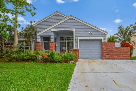 8663 Spring Valley Dr, Boynton Beach FL 33472